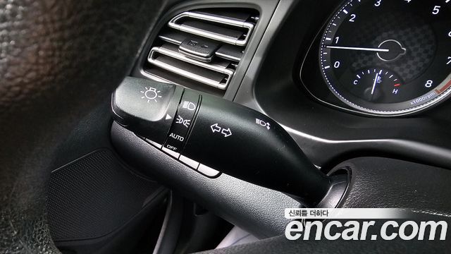 Hyundai AVANTE 2019 — photo 16