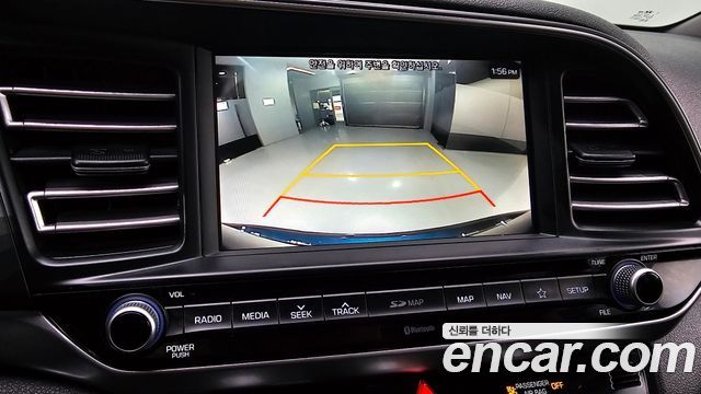 Hyundai AVANTE 2019 — photo 18