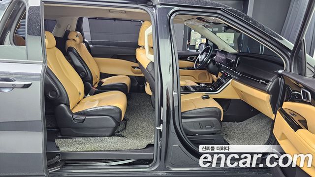 Kia Canival 2021 — photo 18