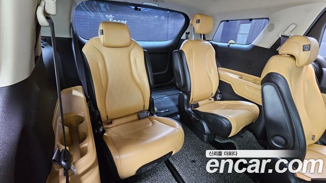 Kia Canival 2021 — photo 25