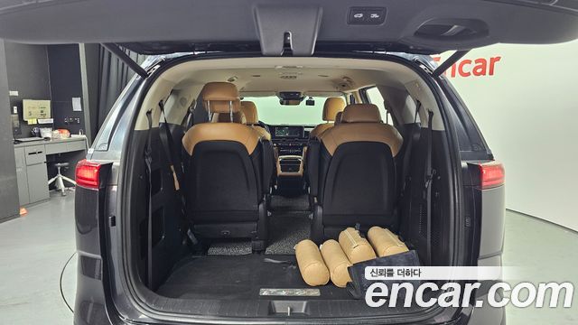 Kia Canival 2021 — photo 26