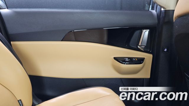 Kia Canival 2021 — photo 15
