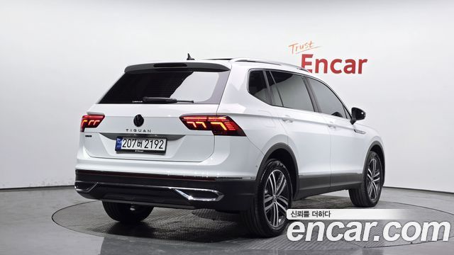 Volkswagen Tiguan 2023 — photo 2