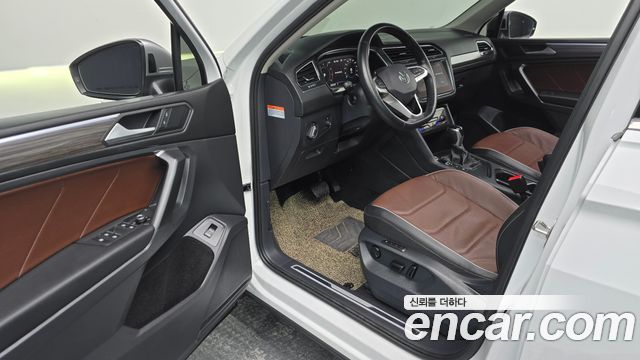 Volkswagen Tiguan 2023 — photo 10