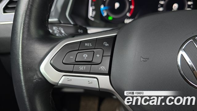 Volkswagen Tiguan 2023 — photo 16