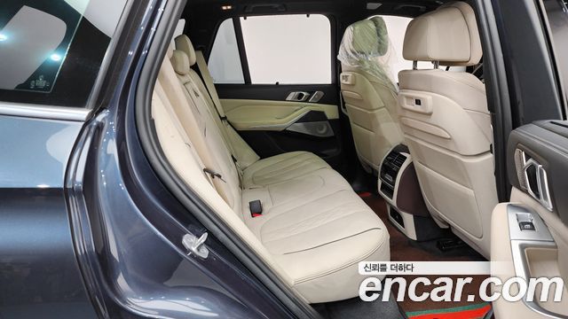 BMW X5 2022 — photo 11