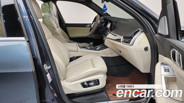 BMW X5 2022 — photo 12