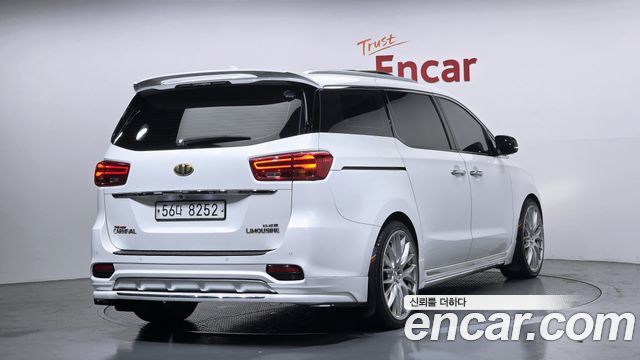 Kia Canival 2019 — photo 2