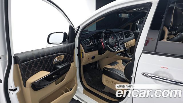 Kia Canival 2019 — photo 10