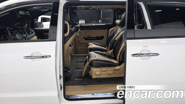Kia Canival 2019 — photo 12