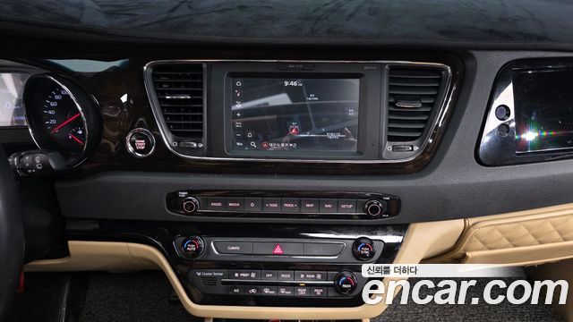 Kia Canival 2019 — photo 14