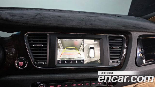 Kia Canival 2019 — photo 16