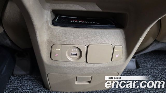 Kia Canival 2019 — photo 17
