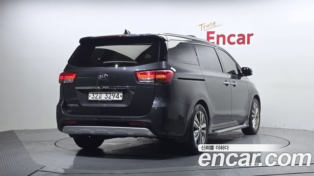 Kia Canival 2016 — photo 2