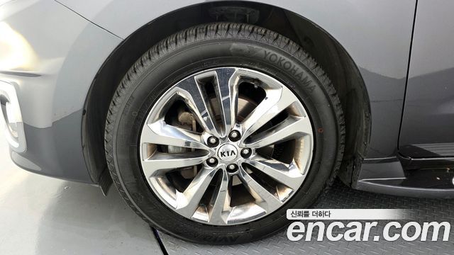 Kia Canival 2016 — photo 5