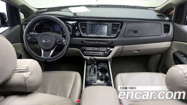 Kia Canival 2016 — photo 7