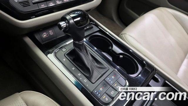 Kia Canival 2016 — photo 9