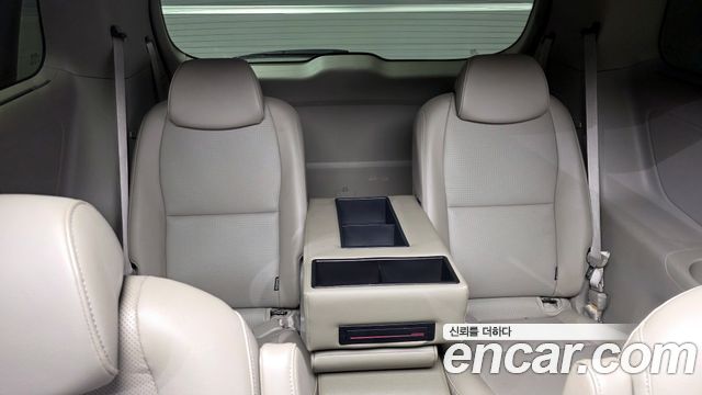Kia Canival 2016 — photo 12