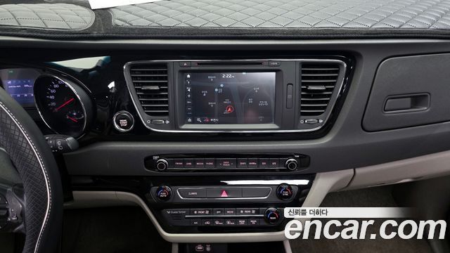 Kia Canival 2016 — photo 14