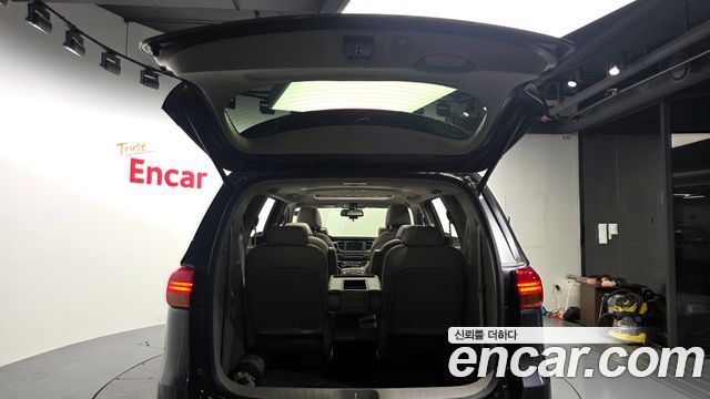 Kia Canival 2016 — photo 19