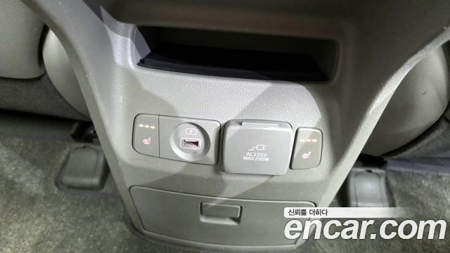 Kia Canival 2016 — photo 20