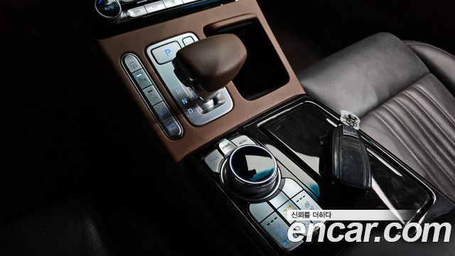Genesis G90 2019 — photo 12