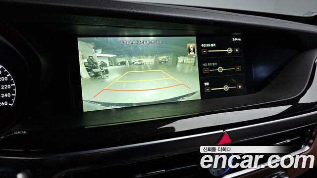 Genesis G90 2019 — photo 21