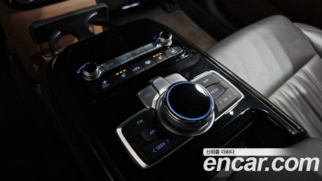 Genesis G90 2019 — photo 24