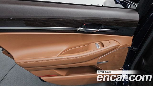 Genesis G90 2019 — photo 15