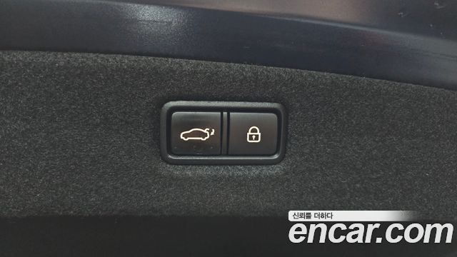 Genesis G90 2019 — photo 27