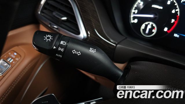 Genesis G90 2019 — photo 30