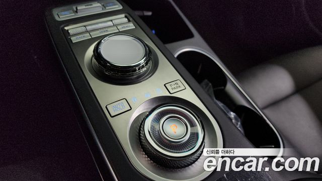 Genesis GV70 2022 — photo 12