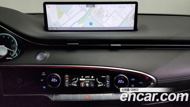 Genesis GV70 2022 — photo 18