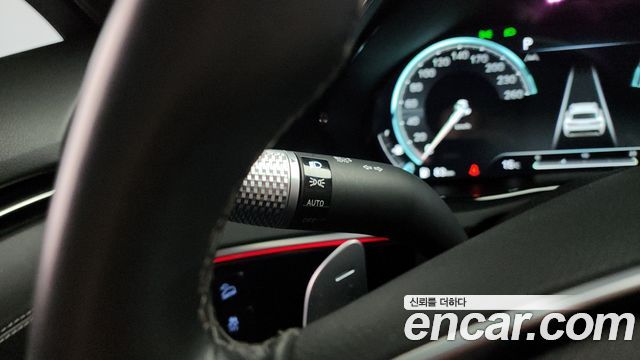 Genesis GV70 2022 — photo 26