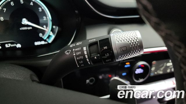 Genesis GV70 2022 — photo 27