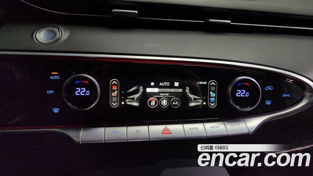 Genesis GV70 2022 — photo 28