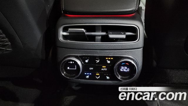Genesis GV70 2022 — photo 31