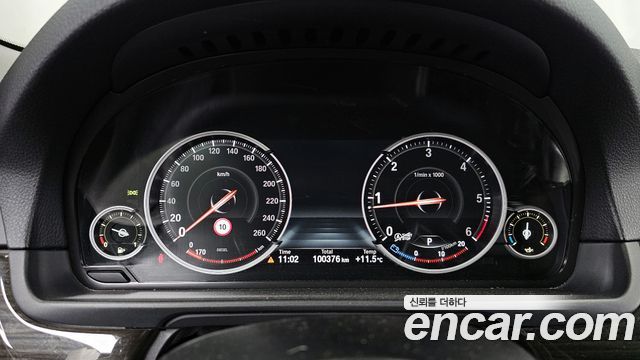BMW 5-Series 2015 — photo 8