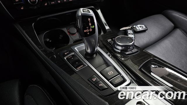 BMW 5-Series 2015 — photo 9
