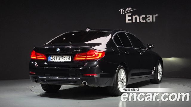 BMW 5-Series 2019 — photo 2