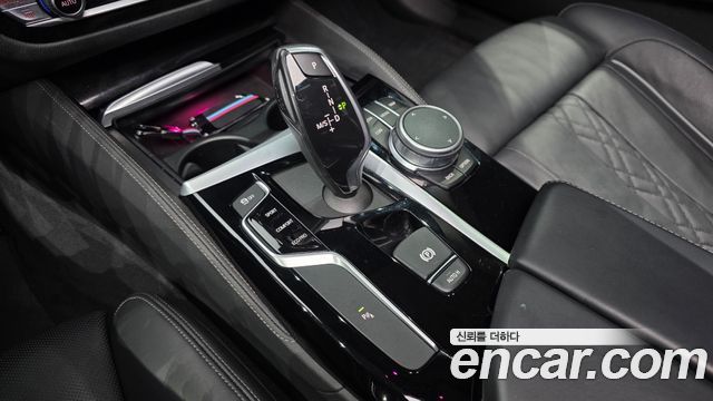 BMW 5-Series 2019 — photo 9