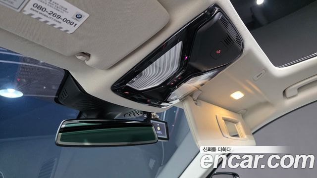 BMW 5-Series 2019 — photo 17