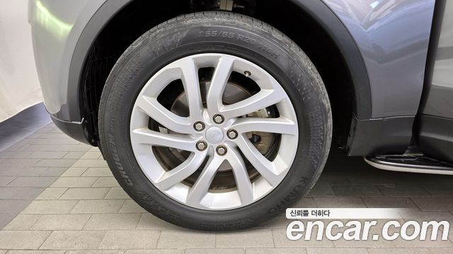 Land Rover Discovery 2018 — photo 5