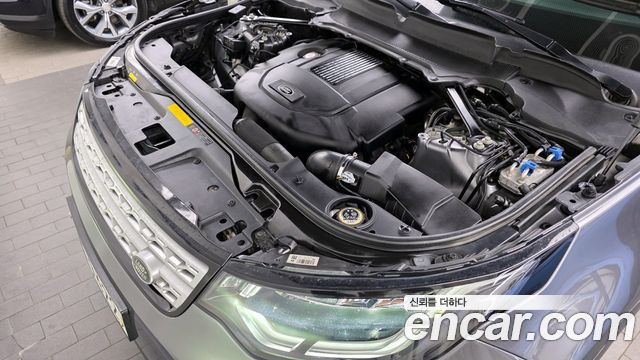 Land Rover Discovery 2018 — photo 6