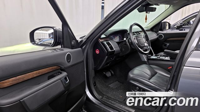 Land Rover Discovery 2018 — photo 10