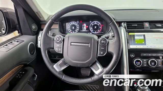 Land Rover Discovery 2018 — photo 13