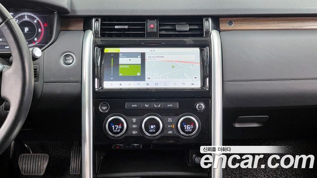 Land Rover Discovery 2018 — photo 14
