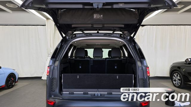 Land Rover Discovery 2018 — photo 20