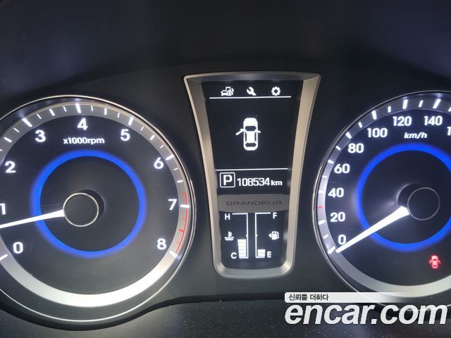 Hyundai Grandeur 2015 — photo 8
