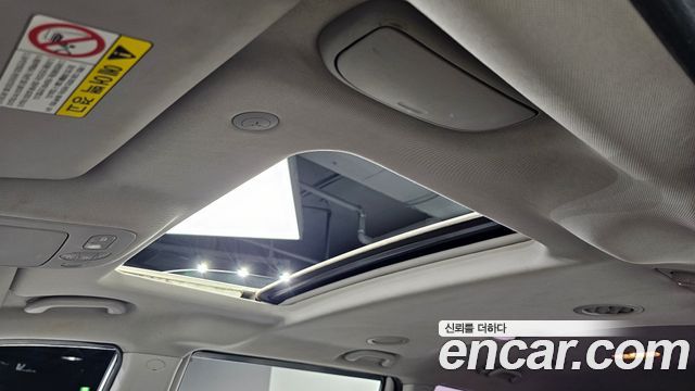 Kia Canival 2012 — photo 16